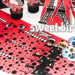 دور پیچ آبمعدنی بزرگ دختر کفشدوزکی