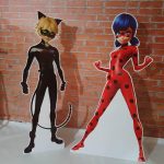 استند دختر کفشدوزکی